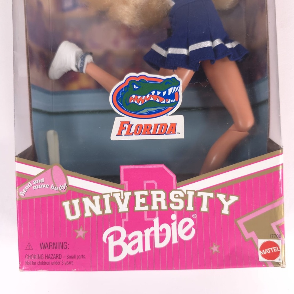 1996 VINTAGE BARBIE UNIVERSITY OF FLORIDA GATORS CHEERLEADER DOLL 17700 NIB - Picture 5 of 14